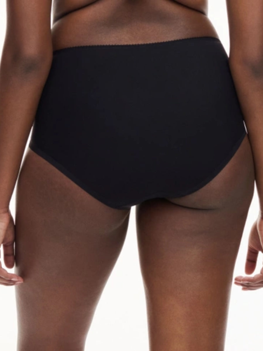 Intrigue Covering Full Brief