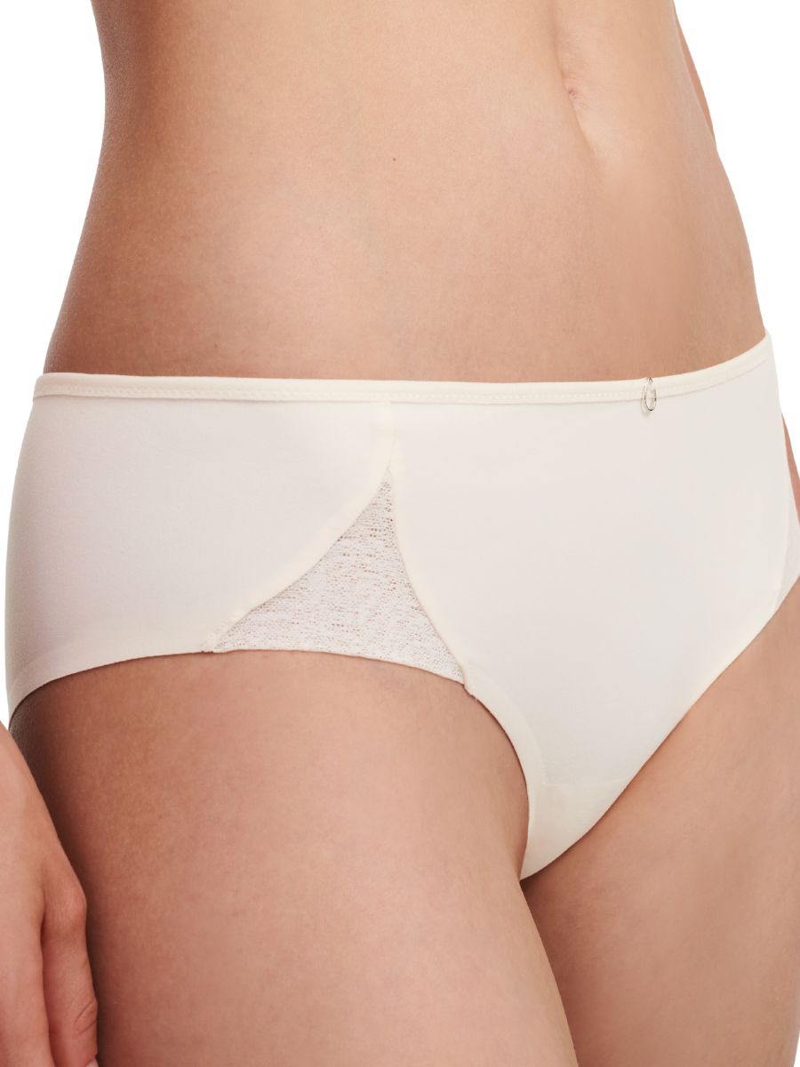 Easy Feel Cloudia Covering Shorty