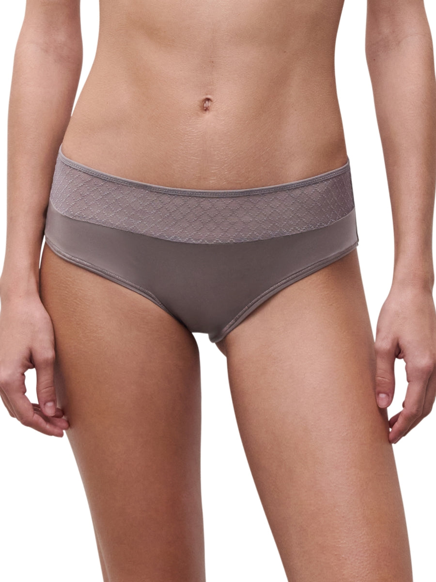 Norah Chic Covering Shorty