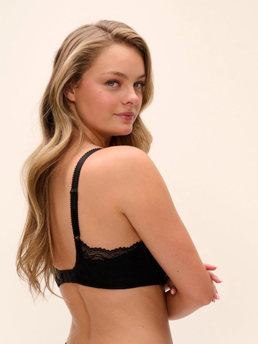 Cesile Moulded Spacer Bra - Black