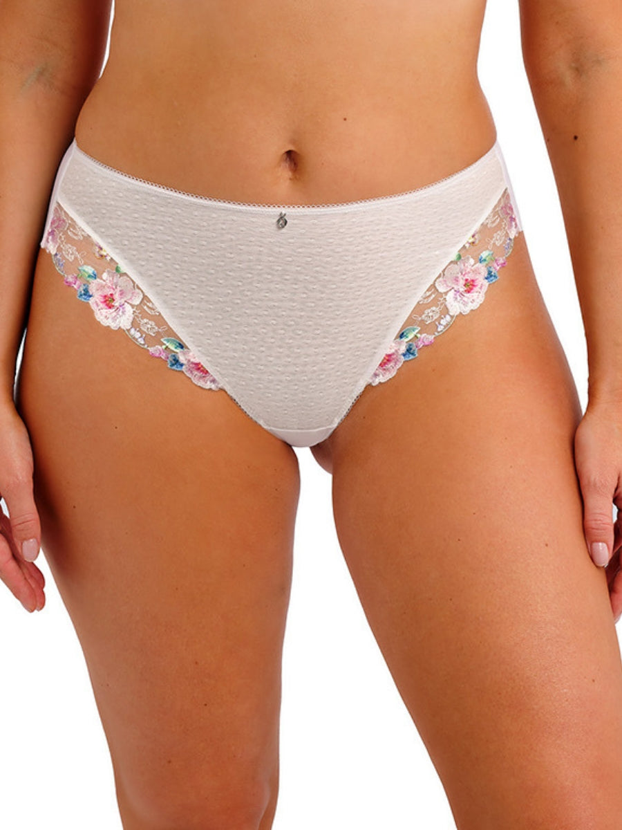 Lillia Thong