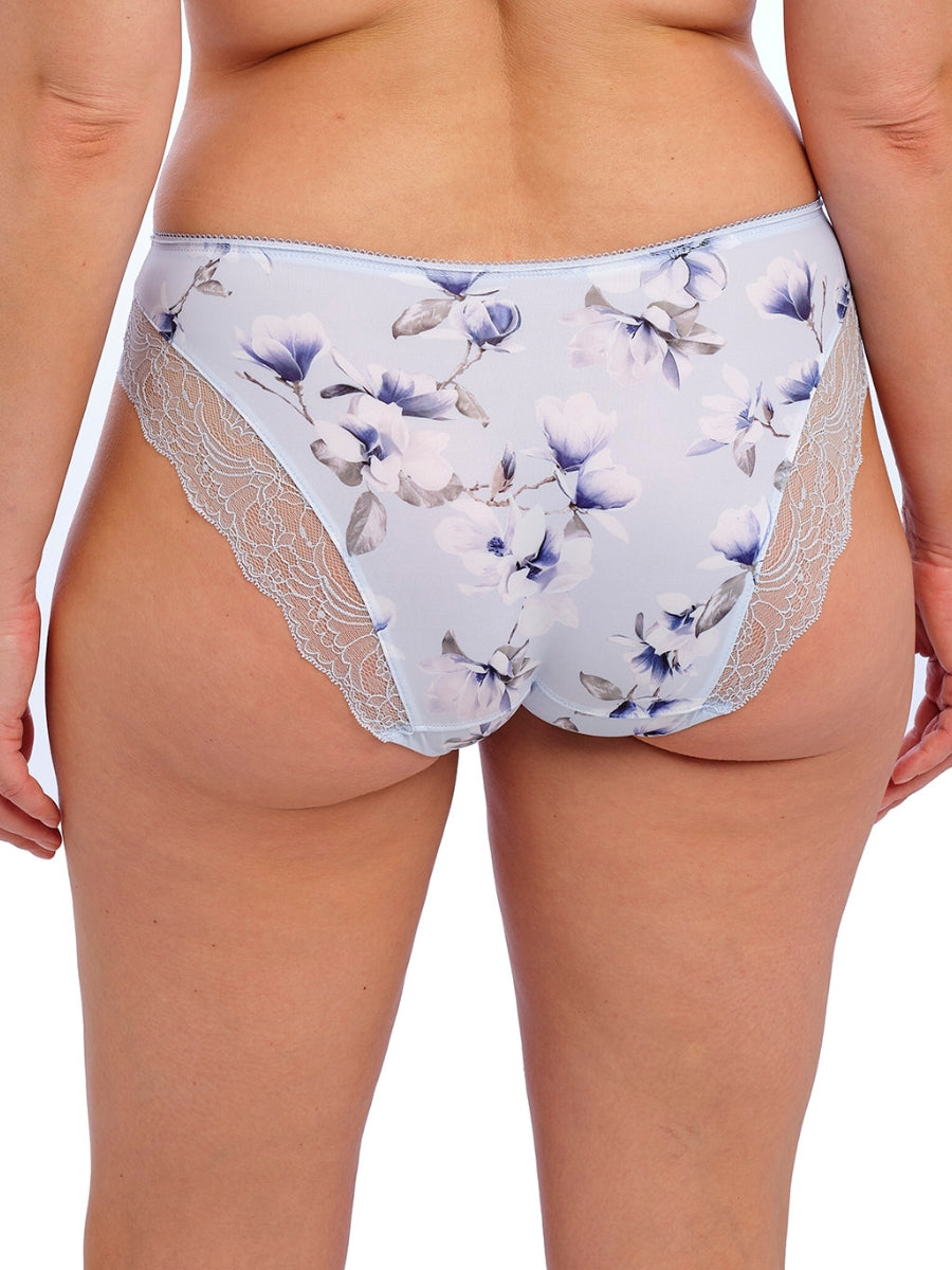 Lucia Brief