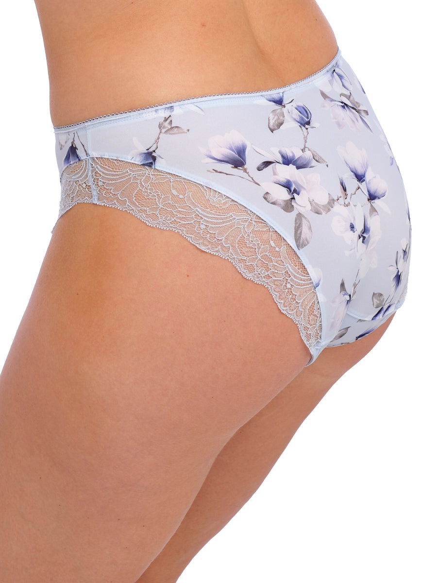 Lucia Brief