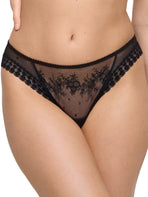 Annaelle Rio Brief