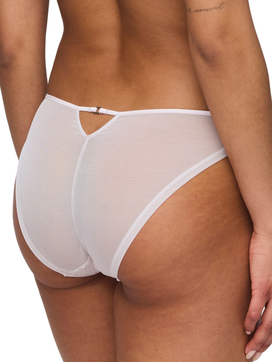 Aven Rio Brief