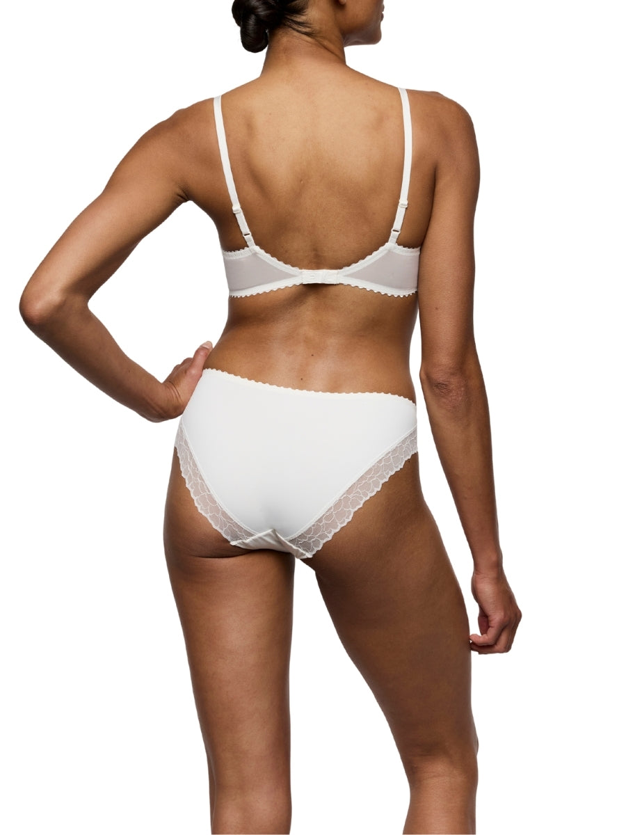 Azelie Rio Brief