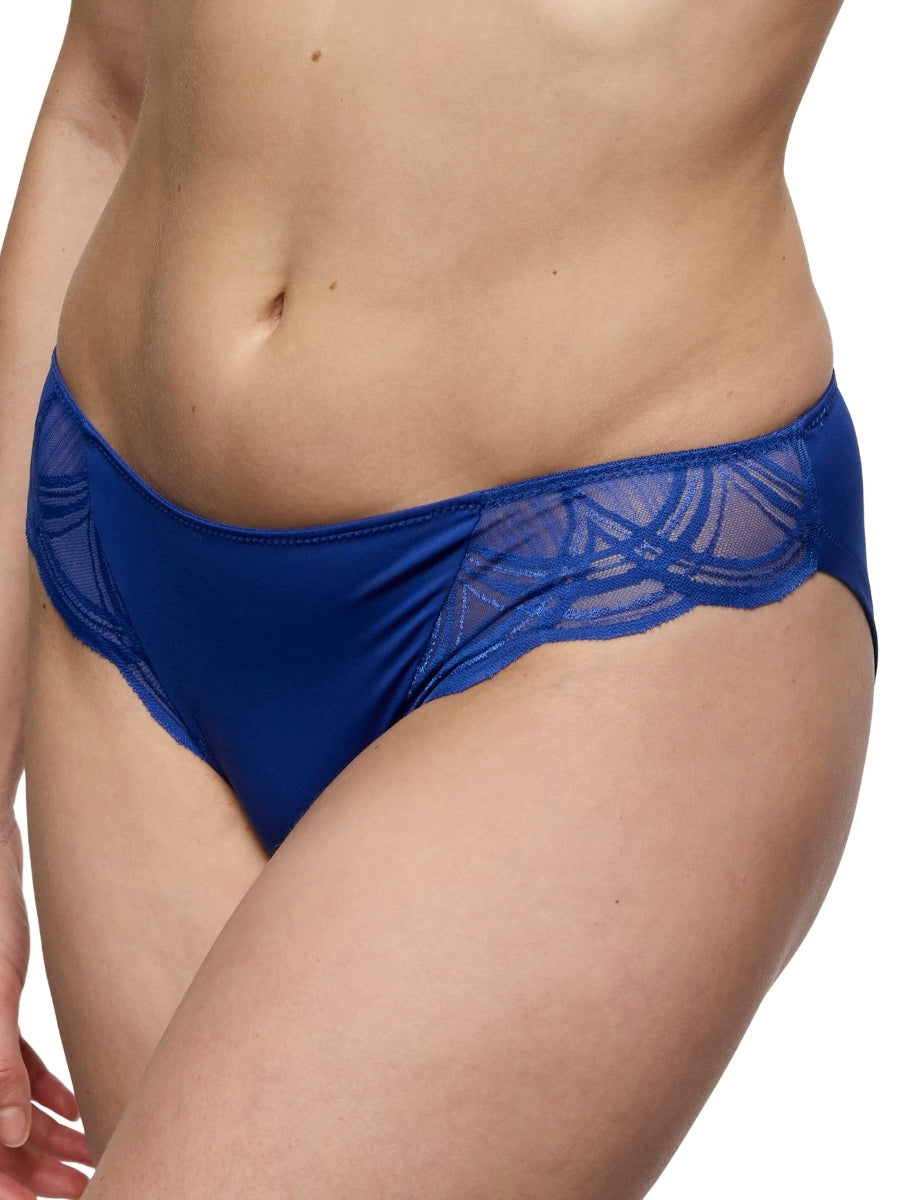 Cathia Rio Brief