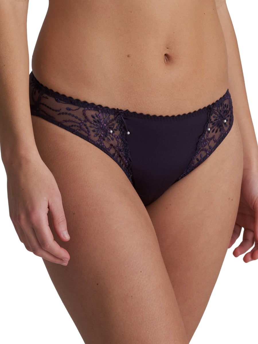 Jane Rio Brief