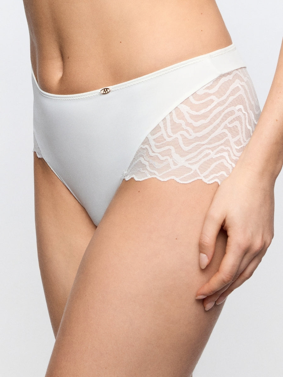 Nillo Full Brief