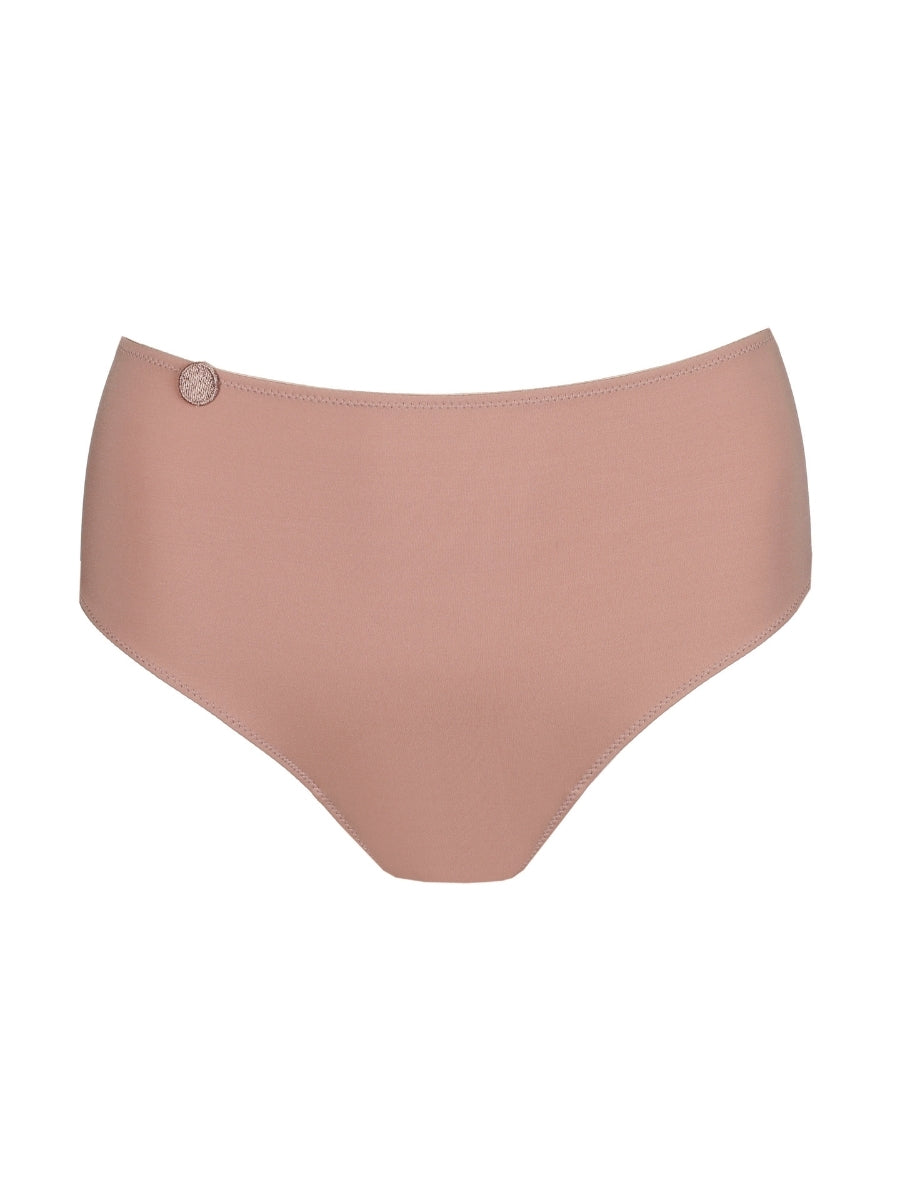 Tom Full Brief