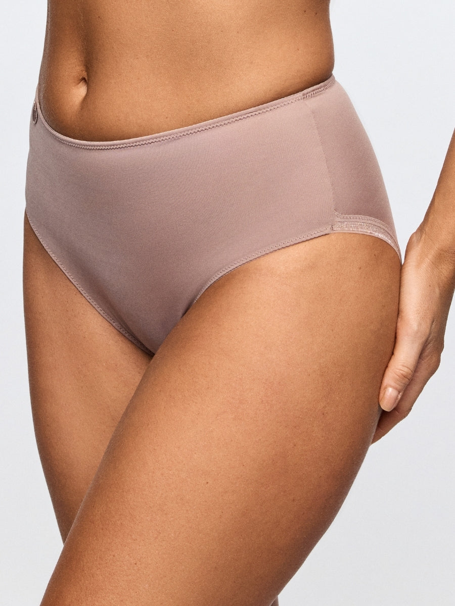 Tom Full Brief