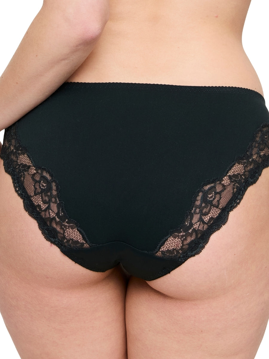Madison Rio Brief