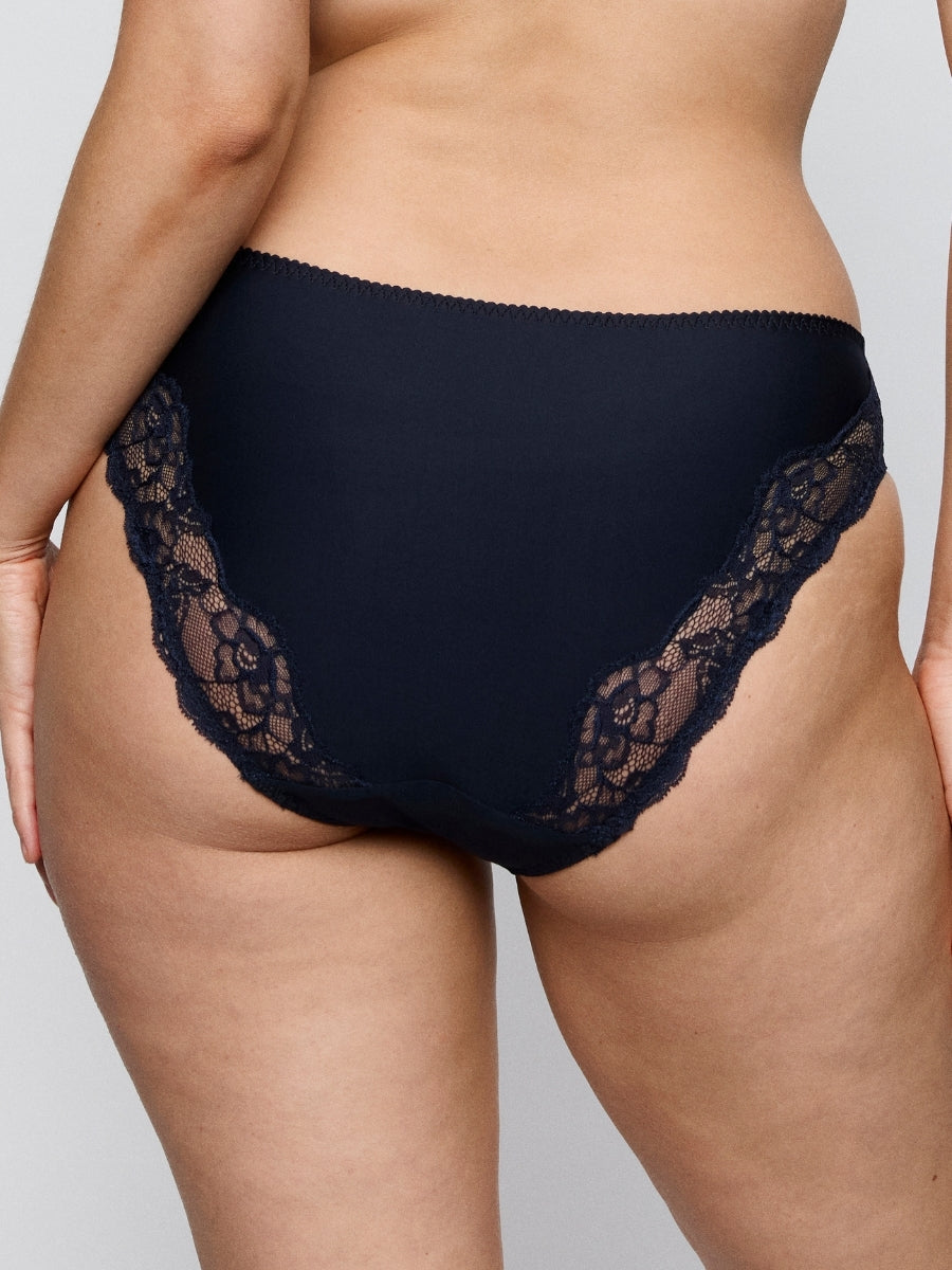 Madison Rio Brief