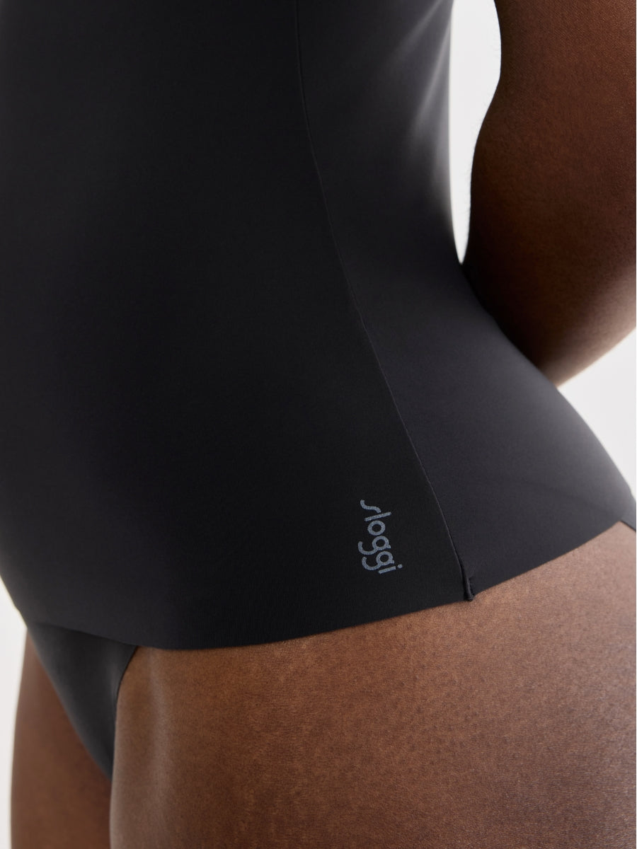 ZERO Feel 2.0 Built In Bra Cami Top - Black