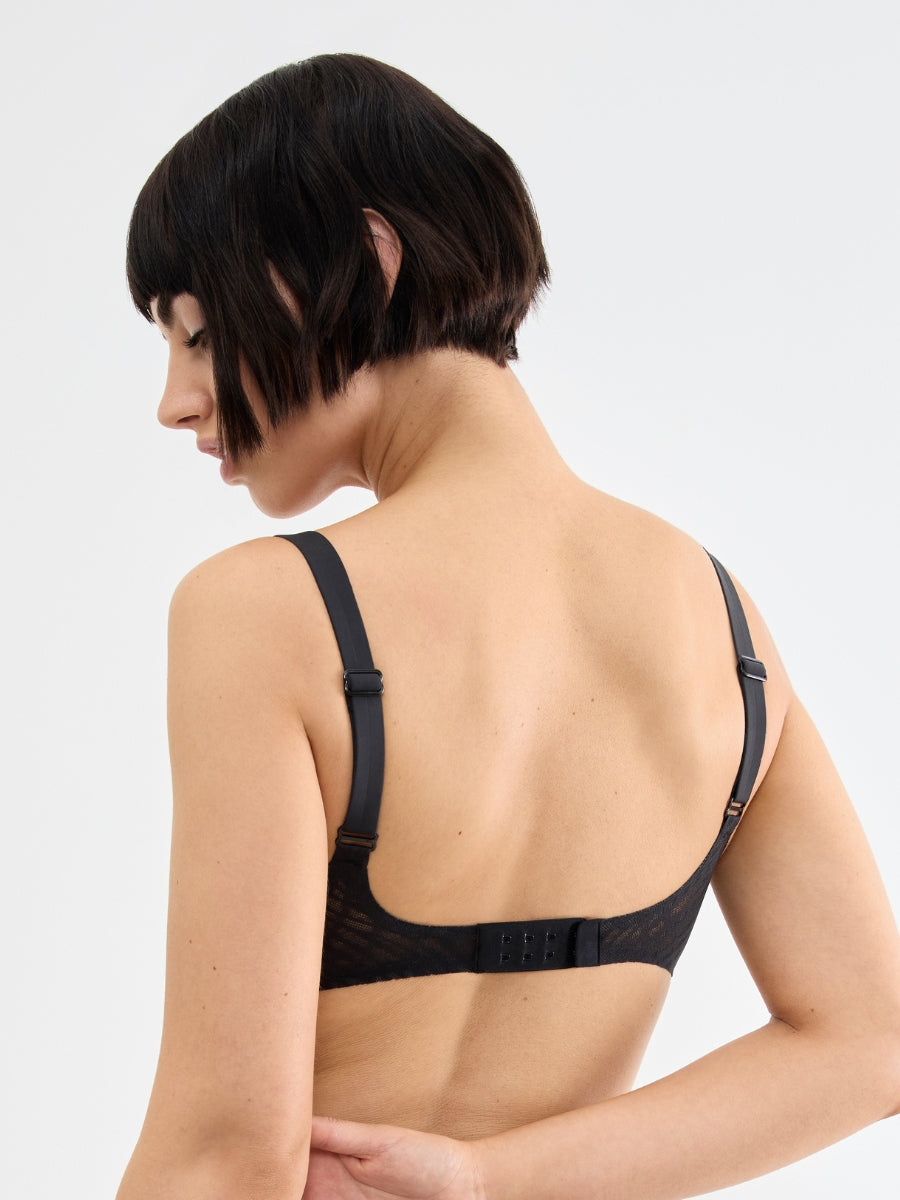 ZERO Feel Bliss UP T-Shirt Bra - Black