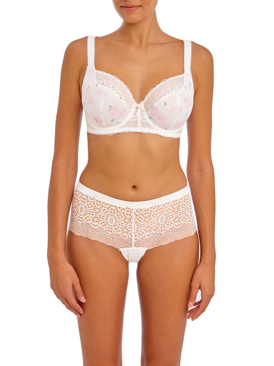 freya daydreaming shorts