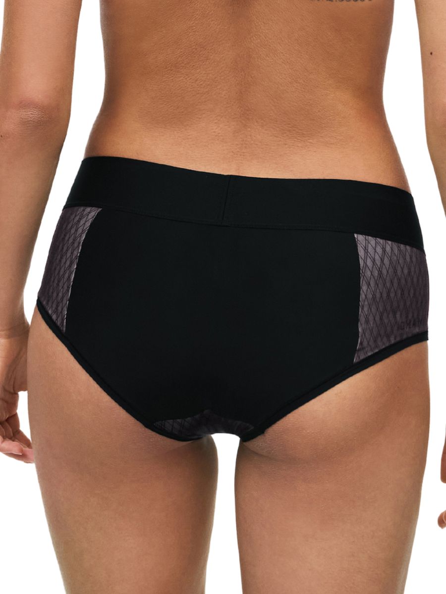 chantelle smooth lines covering shorty