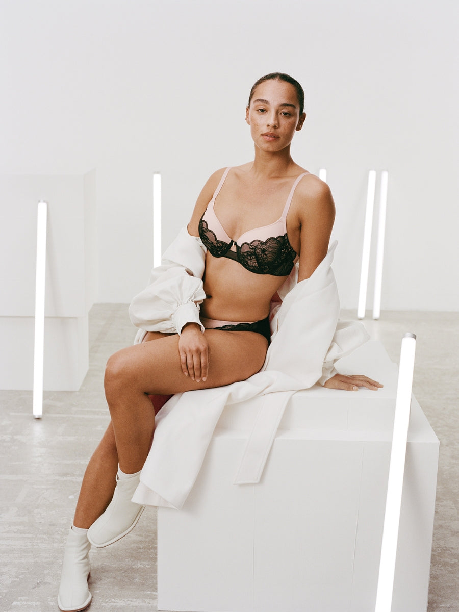 chantelle midnight flowers covering t shirt bra black