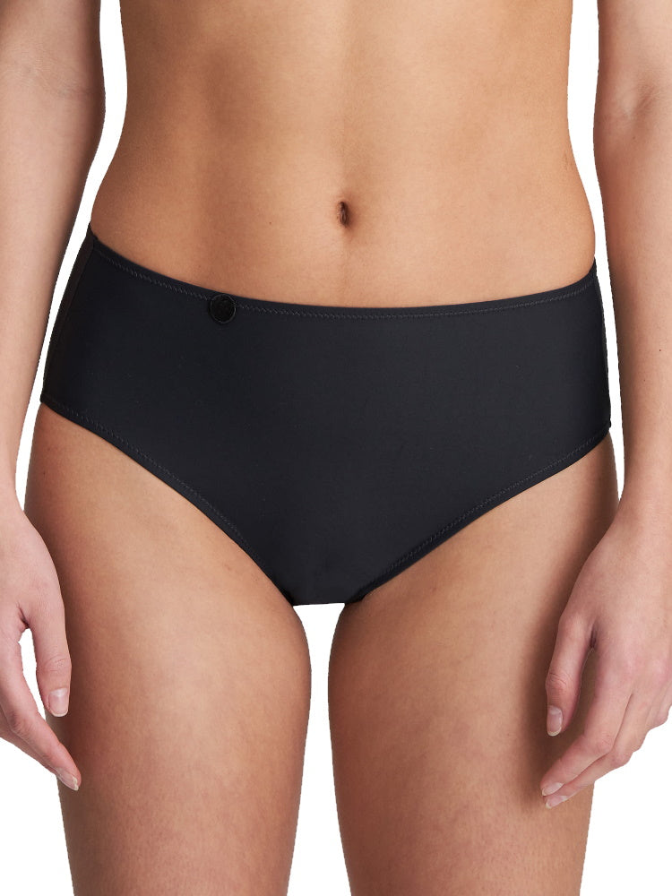 Marie Jo Full Brief
