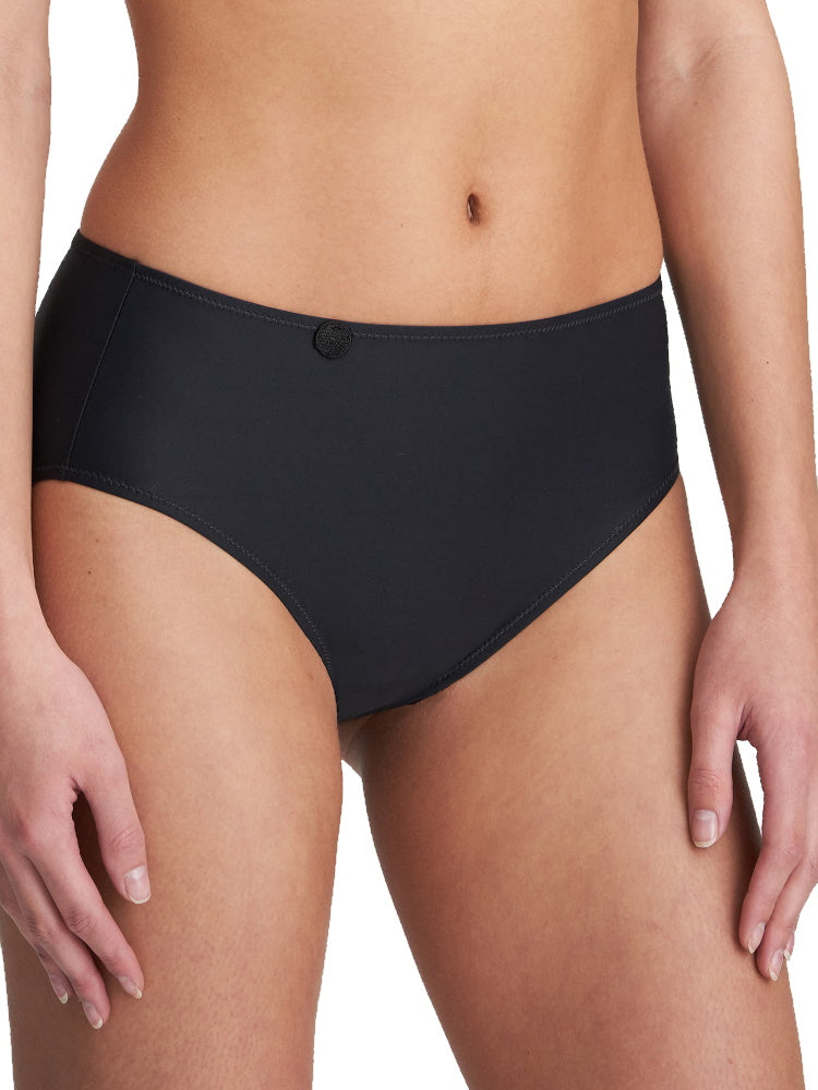 Marie Jo Full Brief