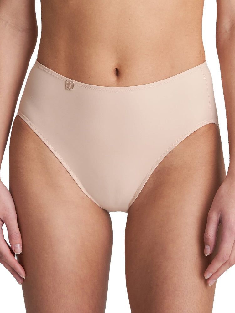 Marie Jo Full Brief