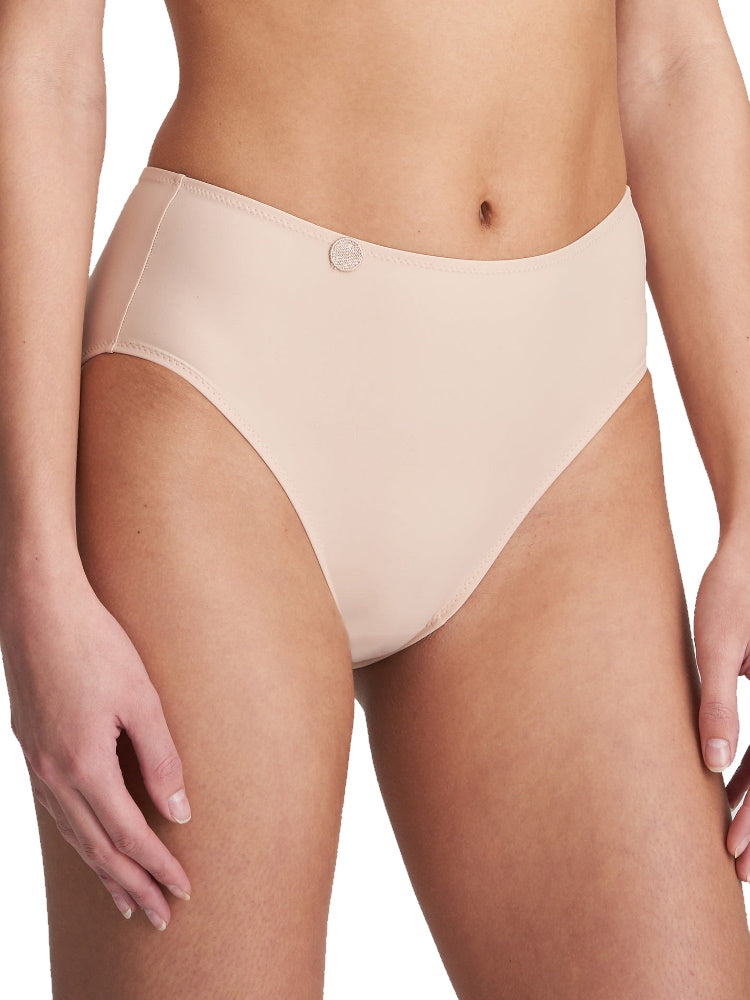 Marie Jo Full Brief