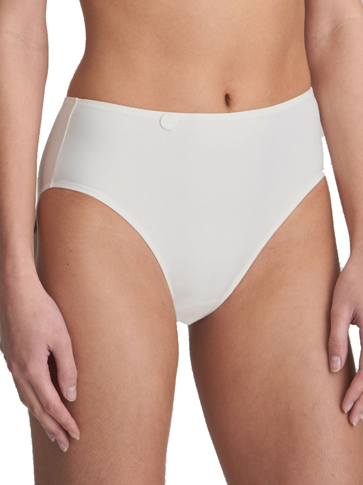 Marie Jo Full Brief