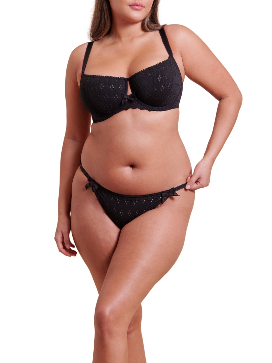 Flora Tanga