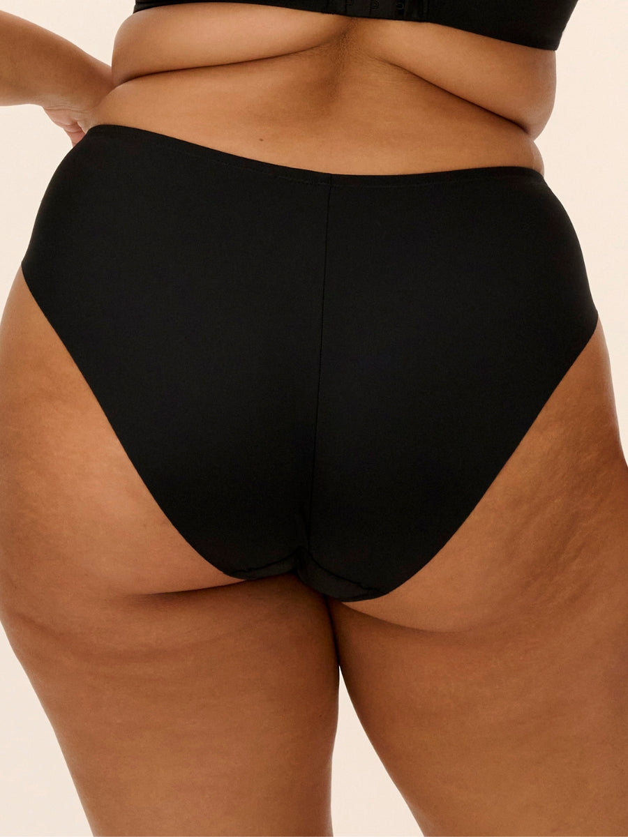 Lyriana Brief