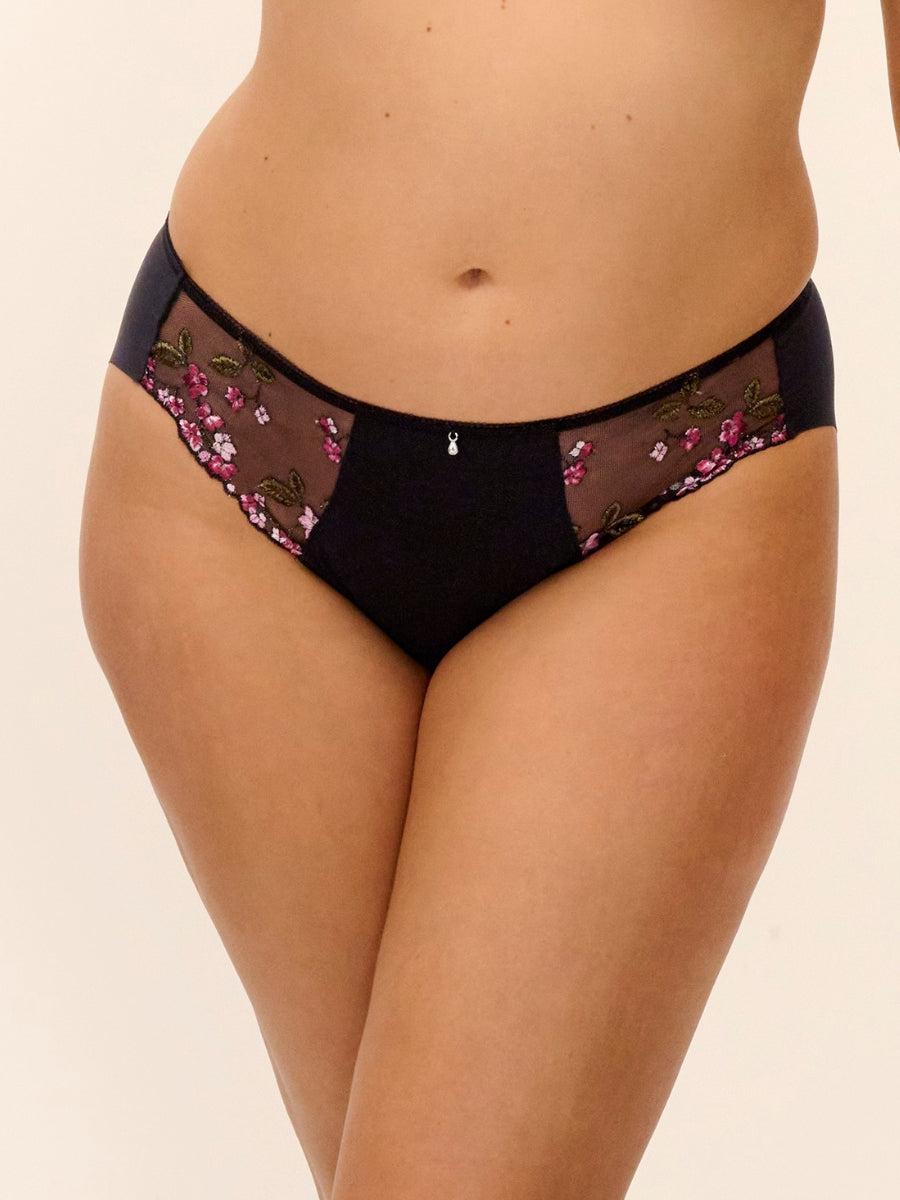 Eliyse Brief