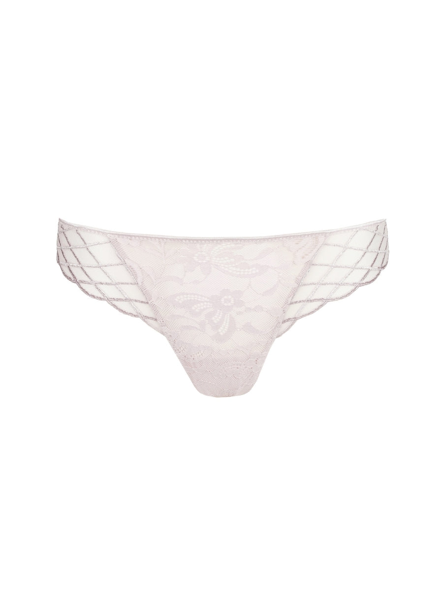 Aven Rio Brief