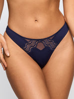 Linaa Thong