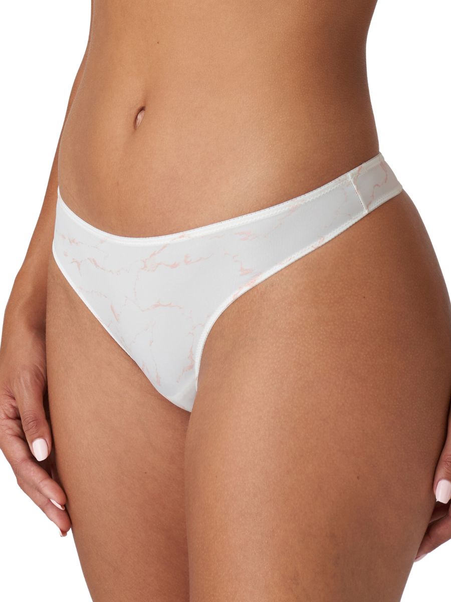 marie jo l'aventure colin thong