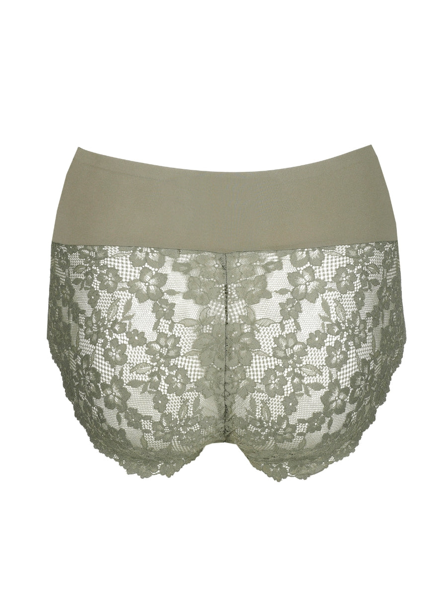 Soft Studio Smoothing Full Brief
