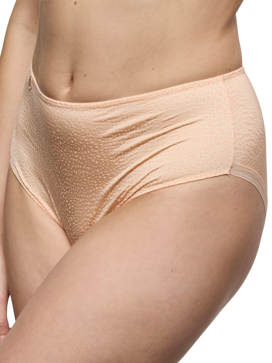 Tom Full Brief