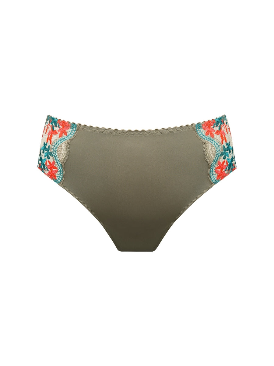 Cala Luna Full Brief