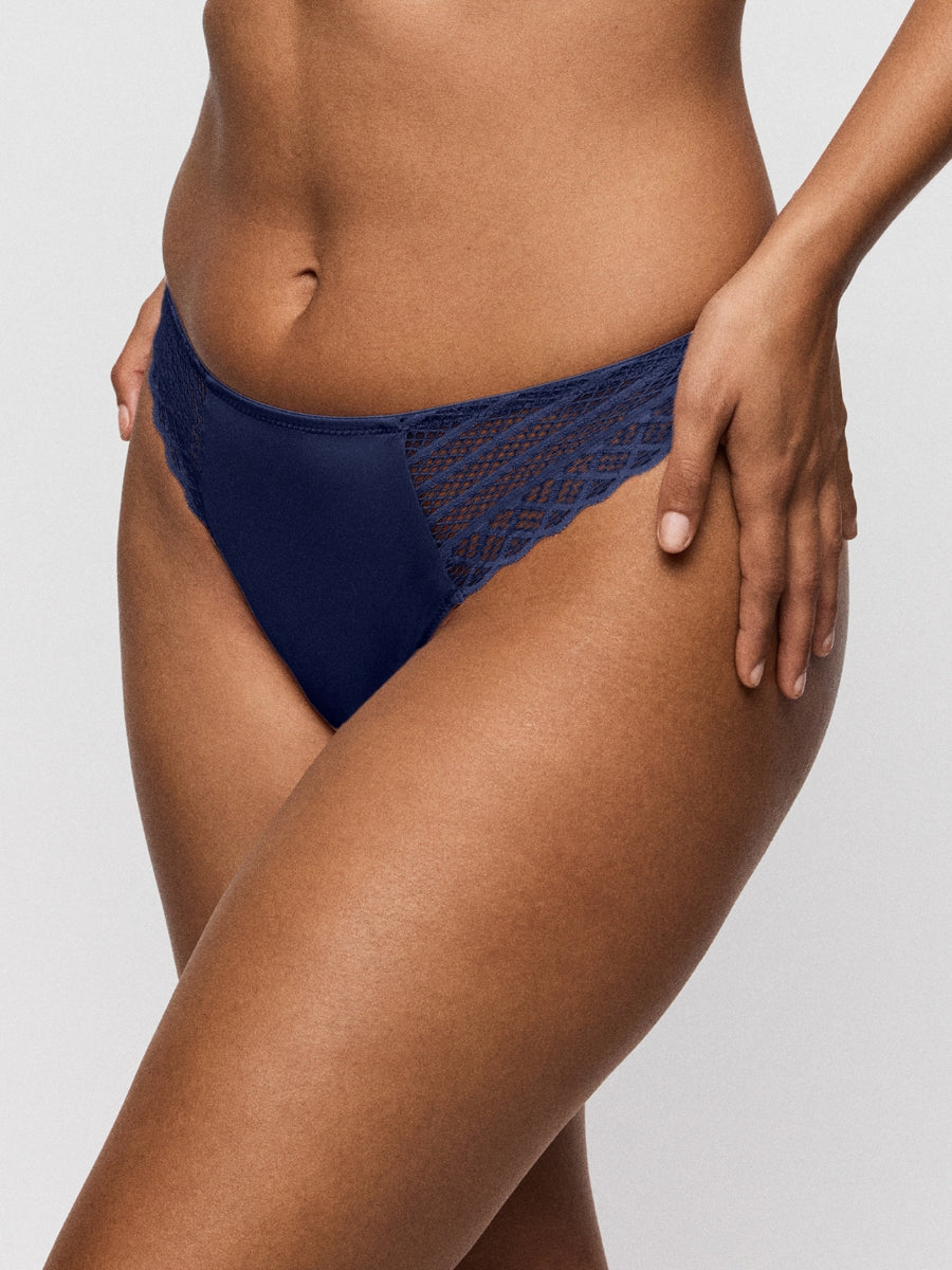 Twist Side Thong