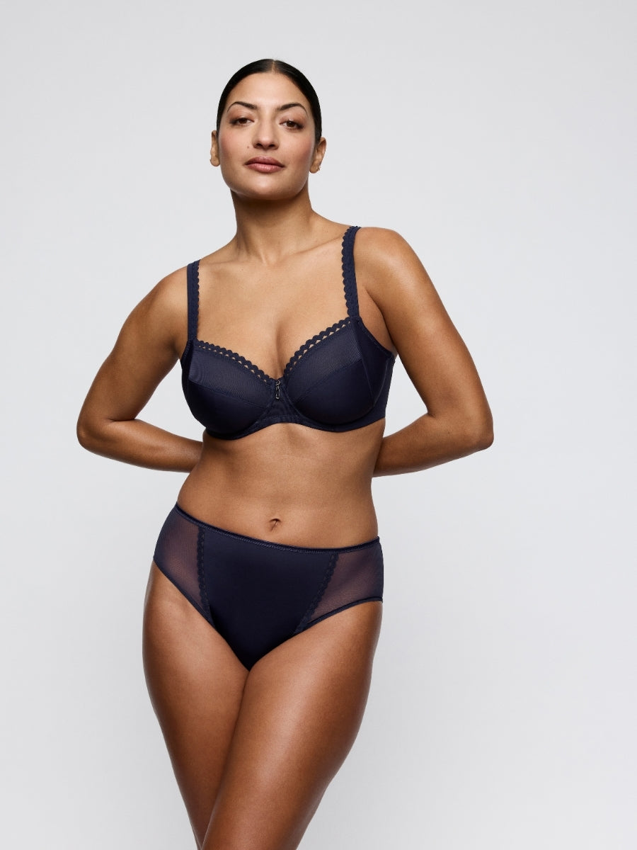 Wowgirl Full Brief