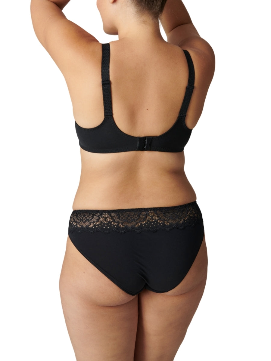 Caresse Brief