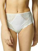 Caresse Deep Brief