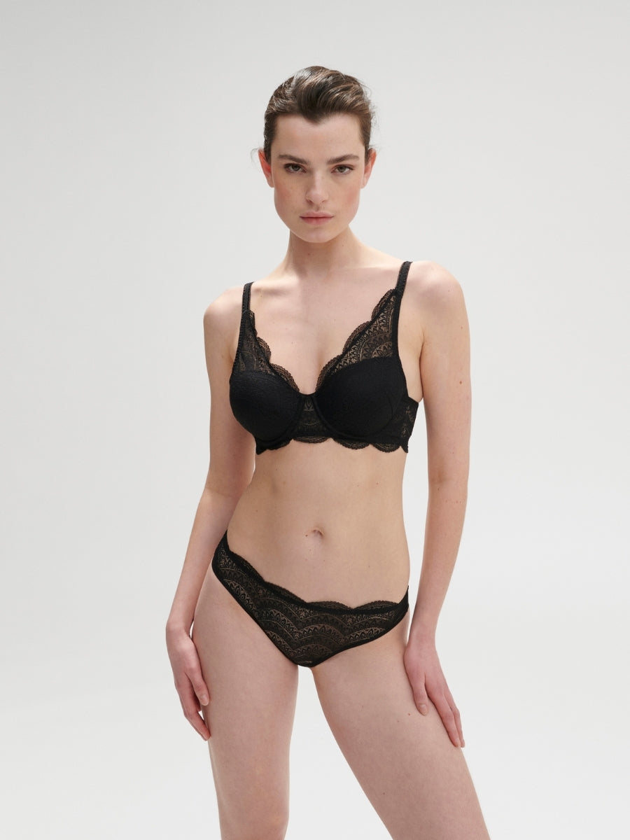 Karma 3D Moulded Padded Bra - Black