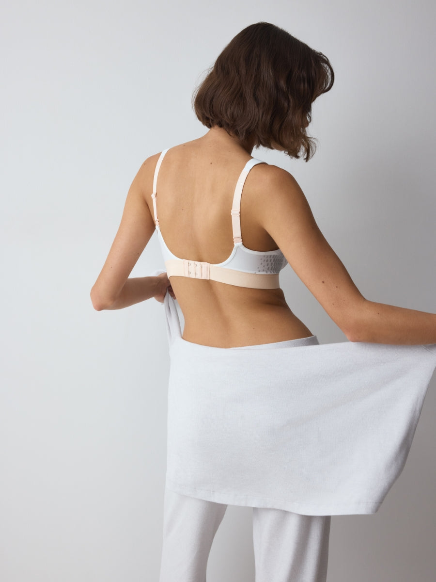 Triaction Hybrid Lite P EX Sports Bra - White