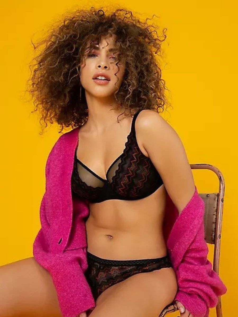Festival Vibe High Apex Bra - Black