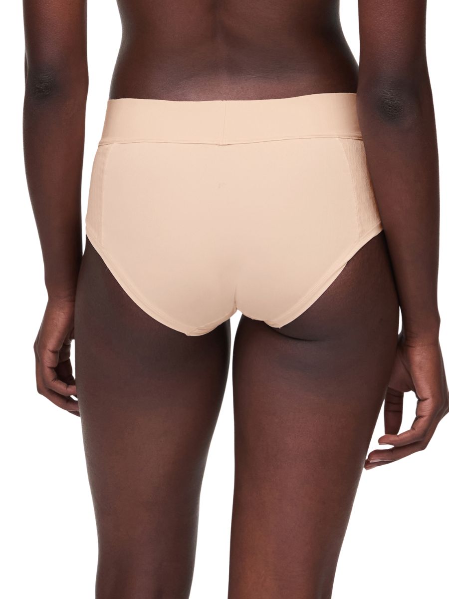 chantelle smooth lines covering shorty