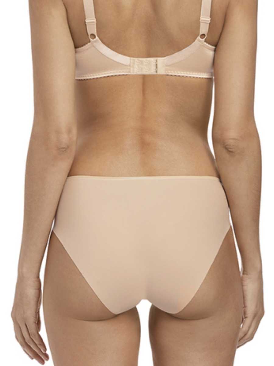 Eglantine Brief